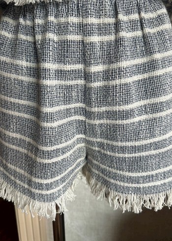 Gri Çizgili Şort- Üst takım XS bedendir - Görsel 2