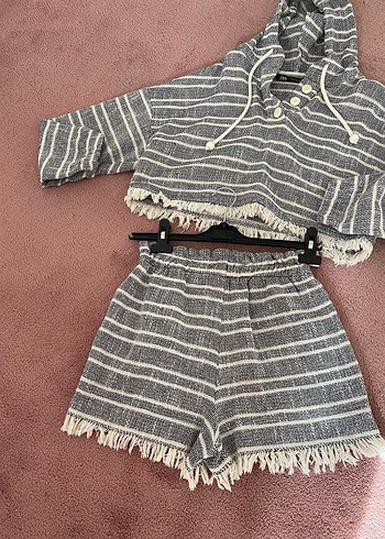 Gri Çizgili Şort- Üst takım XS bedendir - Görsel 6