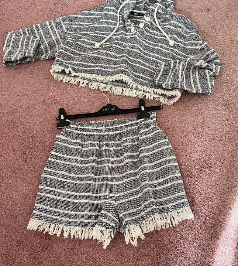 Gri Çizgili Şort- Üst takım XS bedendir - Görsel 5