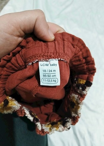 Bohem Çiçek Desenli Örgü Mini Şort - Görsel 3