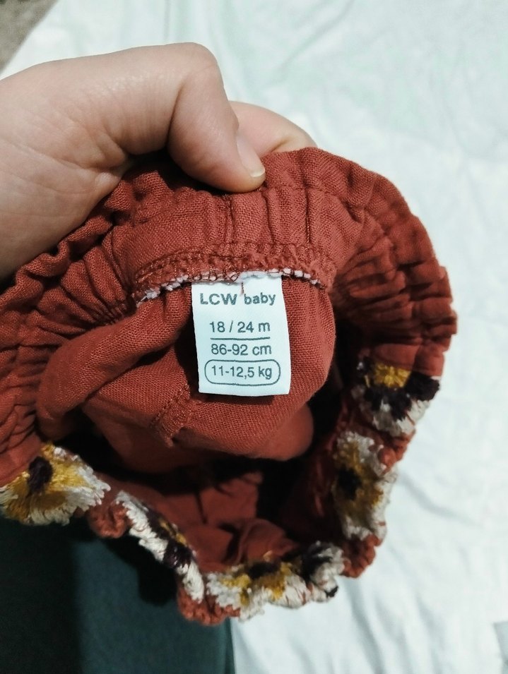 Bohem Çiçek Desenli Örgü Mini Şort - Görsel 3