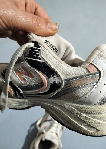 Yılan Desenli Beyaz Bağcıklı Spor Ayakkabı - Görsel 4