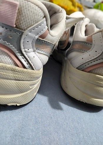 Yılan Desenli Beyaz Bağcıklı Spor Ayakkabı - Görsel 9