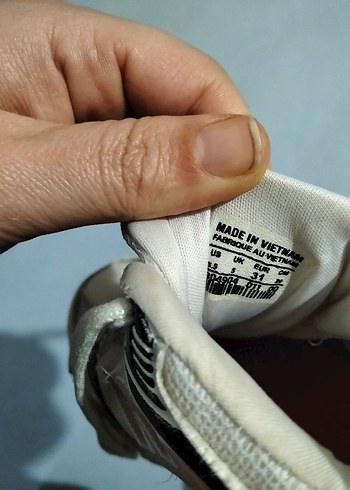 Yılan Desenli Beyaz Bağcıklı Spor Ayakkabı - Görsel 3