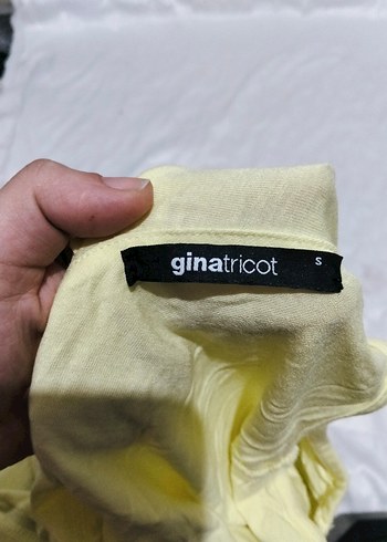 Gina Sarı Mini Fırfırlı Kolsuz Bluz