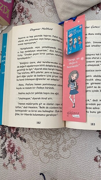  Beden Kızlar Çetesi2 Kitabı ve ayracı