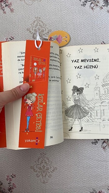 Beden Kızlar Çetesi5 kitabı ve ayracı