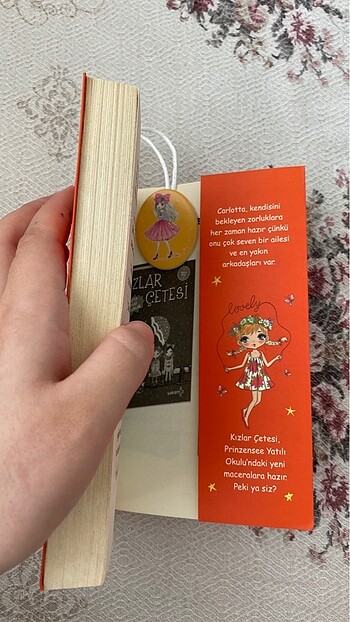 Beden Renk Kızlar Çetesi5 kitabı ve ayracı