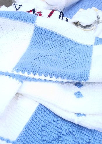 Nakışlı Mavi Örgü Bebek Battaniyesi takımı - Görsel 7