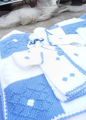 Nakışlı Mavi Örgü Bebek Battaniyesi takımı - Görsel 5