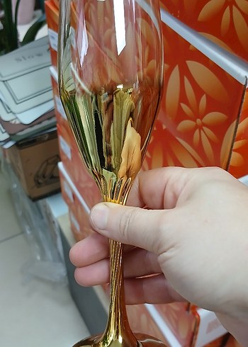 Altın Renkli İnce Kadeh - Görsel 2