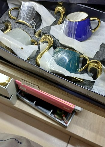 Beyaz ve Altın Detaylı kuğulu fincan takımı - Görsel 4