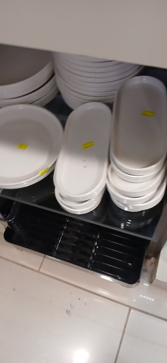 Beyaz Dalgalı Kenarlı Porselen Tabak - Görsel 4