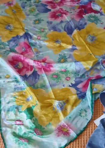 Armine Renkli Pastel Çiçekli İpek Kadın Fular