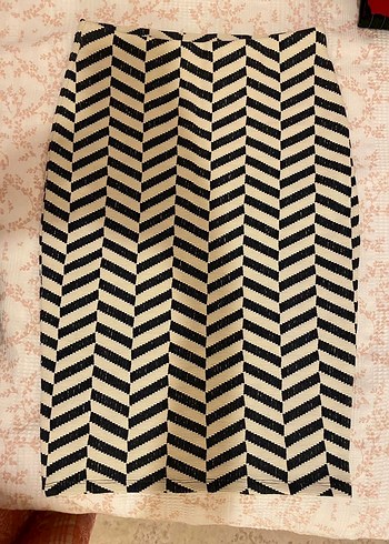 Bej Siyah Zebra Desenli Triko Midi Kalem Etek
