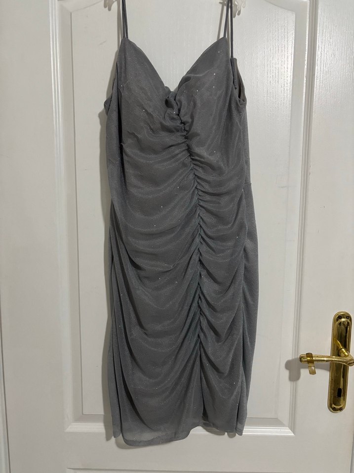 Uzun gri Drapeli V Yaka Kadın Abiye Elbise - Görsel 4