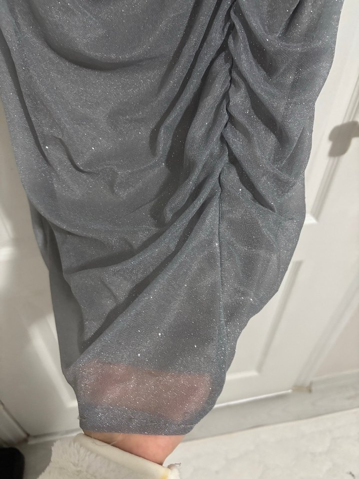 Uzun gri Drapeli V Yaka Kadın Abiye Elbise - Görsel 2