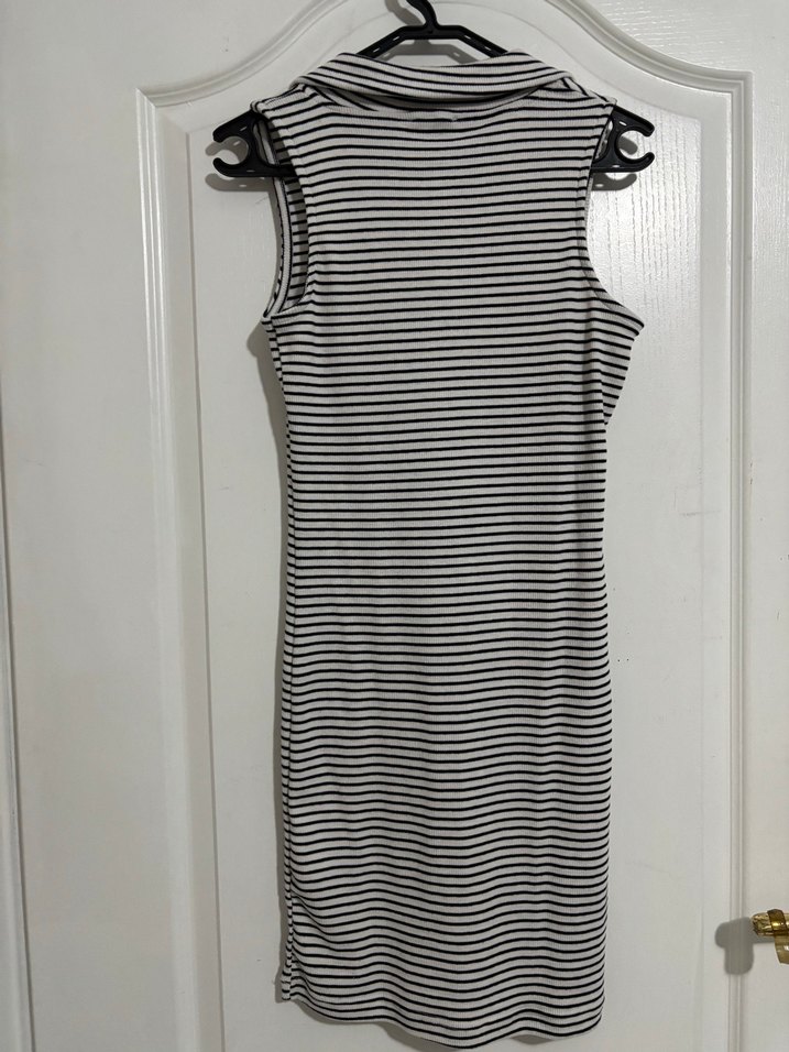 Gri Çizgili Yüksek Yakalı Midi Elbise - Görsel 2