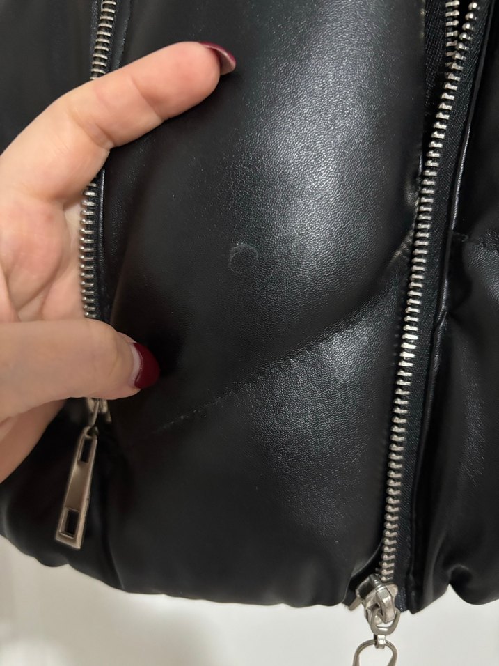 Siyah Deri Kısa Fermuarlı Kadın Yelek - Görsel 2