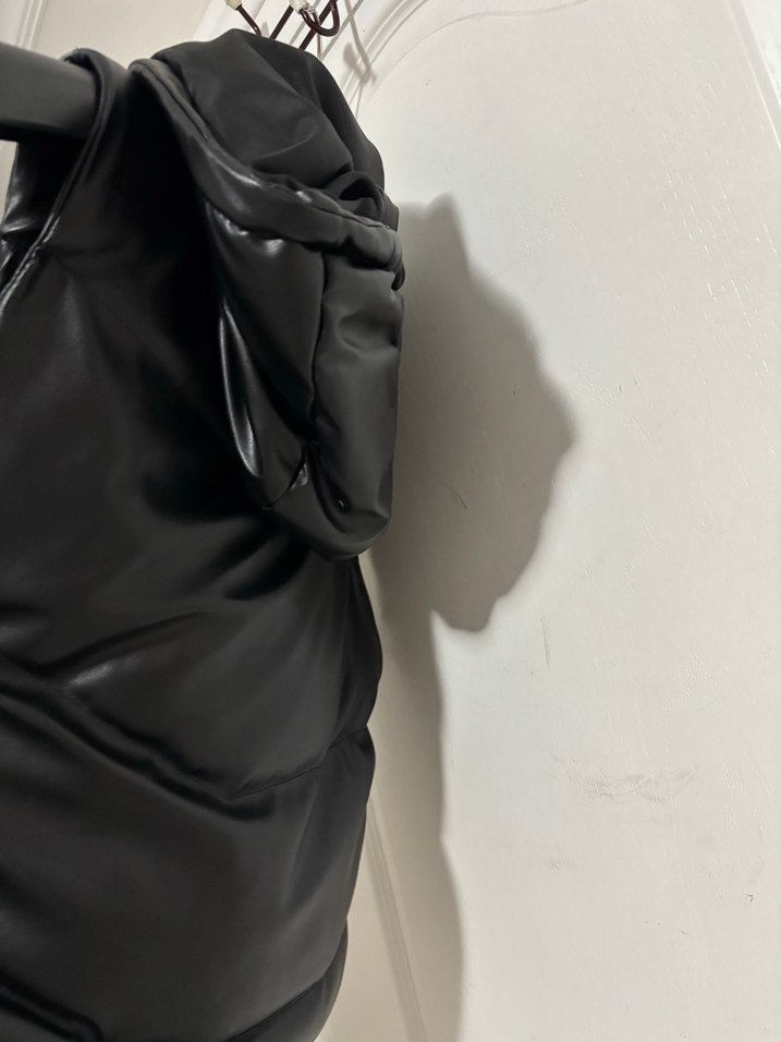 Siyah Deri Kısa Fermuarlı Kadın Yelek - Görsel 3