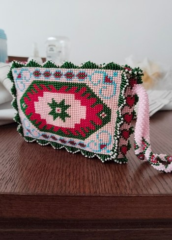 Zara Renkli İşlemeli Boncuklu Örgü cüzdan