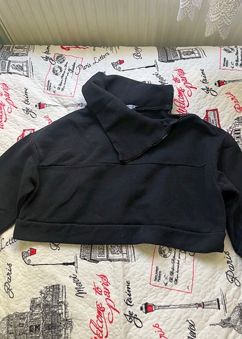 Siyah Yarım Fermuarlı Yüksek Yakalı Sweatshirt