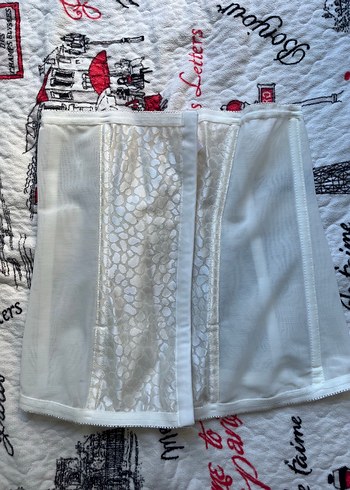 Beyaz bride korse
