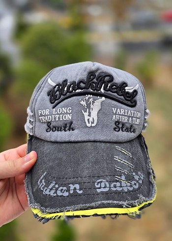 Siyah Gri Punk Tarzı Tokalı Kadın Şapka - Görsel 2