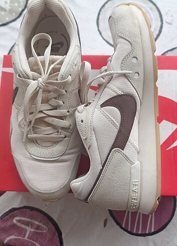 Nike NİKE KADIN 39NUMARA ORJİNAL BOYNERDEN ALINDI