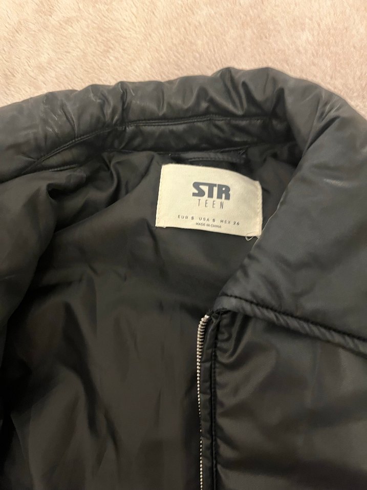 Stradivarius Siyah Parlak Deri Kadın şişme mont - Görsel 3