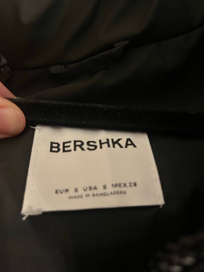 Bershka Siyah Yüksek Yaka Kadın  şişme Yelek - Görsel 2