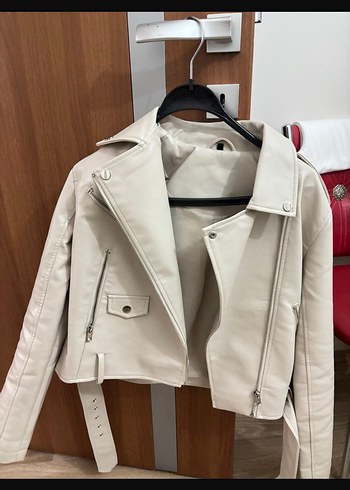 Milla Kemer Detaylı Beyaz Deri Kadın Ceket - Görsel 2