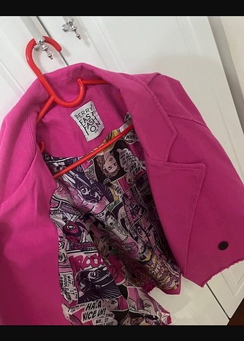 Esra helvacı Renkli Baskılı Midi Pembe Düğmeli crop trenckot - Görsel 2