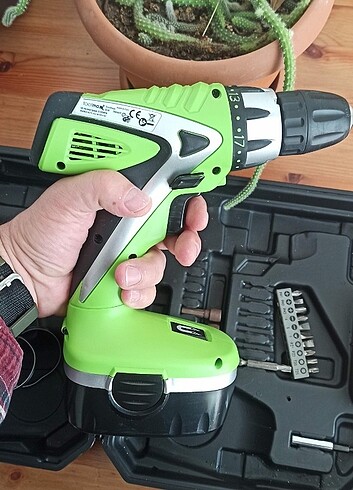ToolMaxx Akülü Vidalama