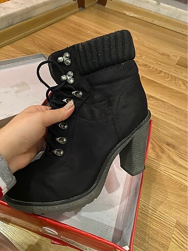 Zara Siyah bot