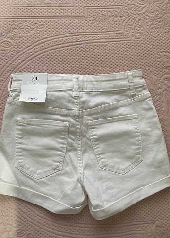 Bershka Beyaz Mini Denim Şort - Görsel 3