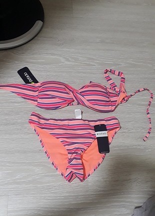 Pembe bikini