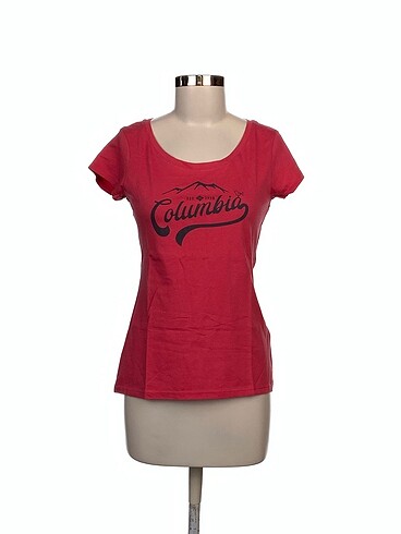 Columbia T-shirt %70 İndirimli.