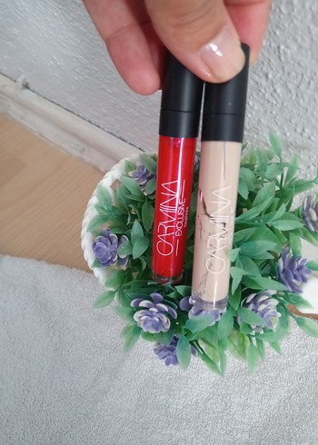 Pastel Bej Kapatıcı ve Kırmızı Ruj - Görsel 2