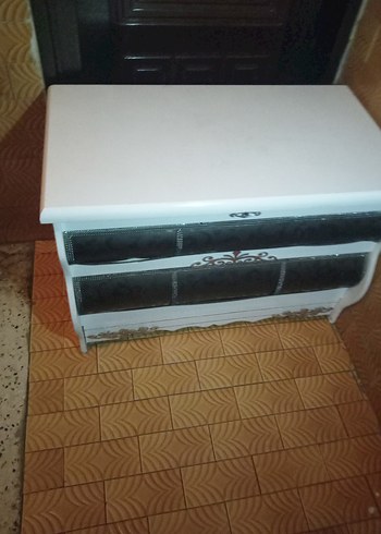  Beden Beyaz ve koyu renkli büyük boy sandık