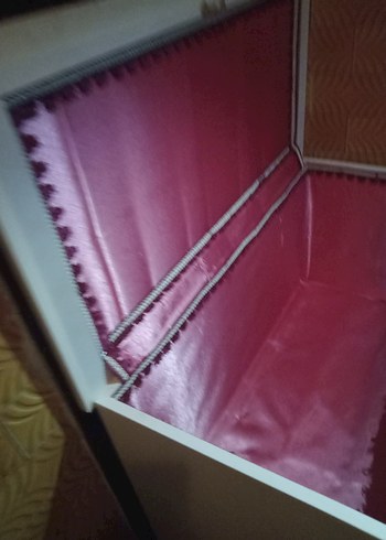 Beyaz ve koyu renkli büyük boy sandık - Görsel 6