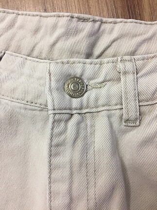 Bershka bej mom jean