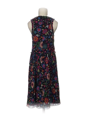 xs Beden Guess Kısa Elbise %70 İndirimli.