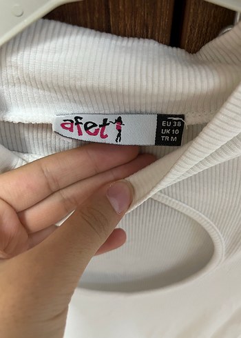 38 Beden Beyaz Uzun Kollu Minimalist Bluz