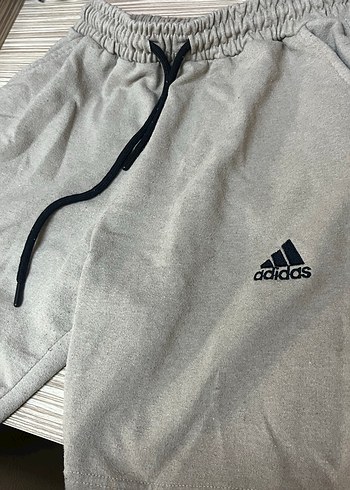 m Beden gri Renk Gri Adidas kadın Kısa Paça Rahat Şort