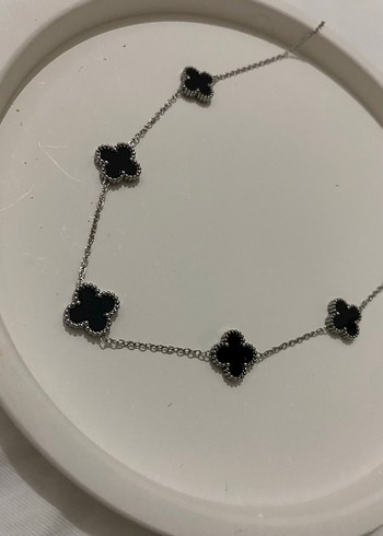 Uzun Siyah Zincir Detaylı Gotik Kolye