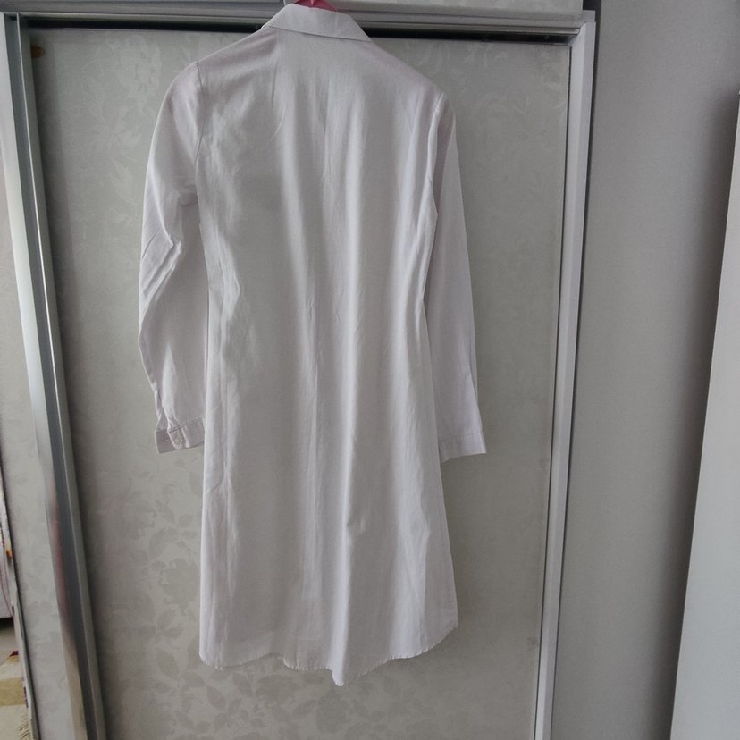 Düğmeli Beyaz Kadın Gömlek - Görsel 2