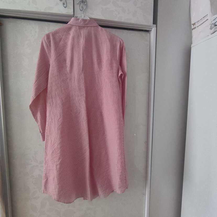 Kırmızı cizgili Uzun Kadın Gömlek Fırfırlı - Görsel 2