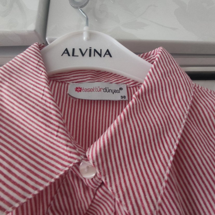 Kırmızı cizgili Uzun Kadın Gömlek Fırfırlı - Görsel 5