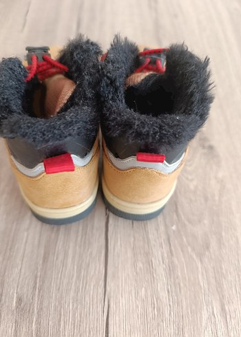 23 Beden Kürklü Süet Kahverengi Erkek Çocuk Botları